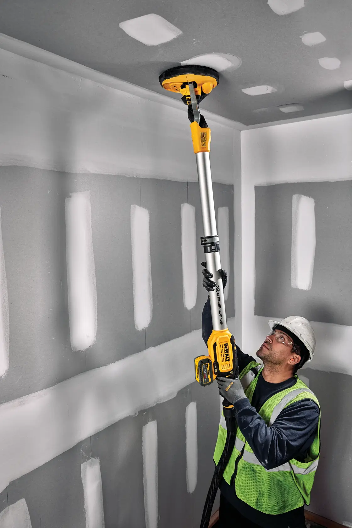 Bruska na sádrokarton 225 mm 18 V XR s bezuhlíkovým motorem - 2 × 6 Ah