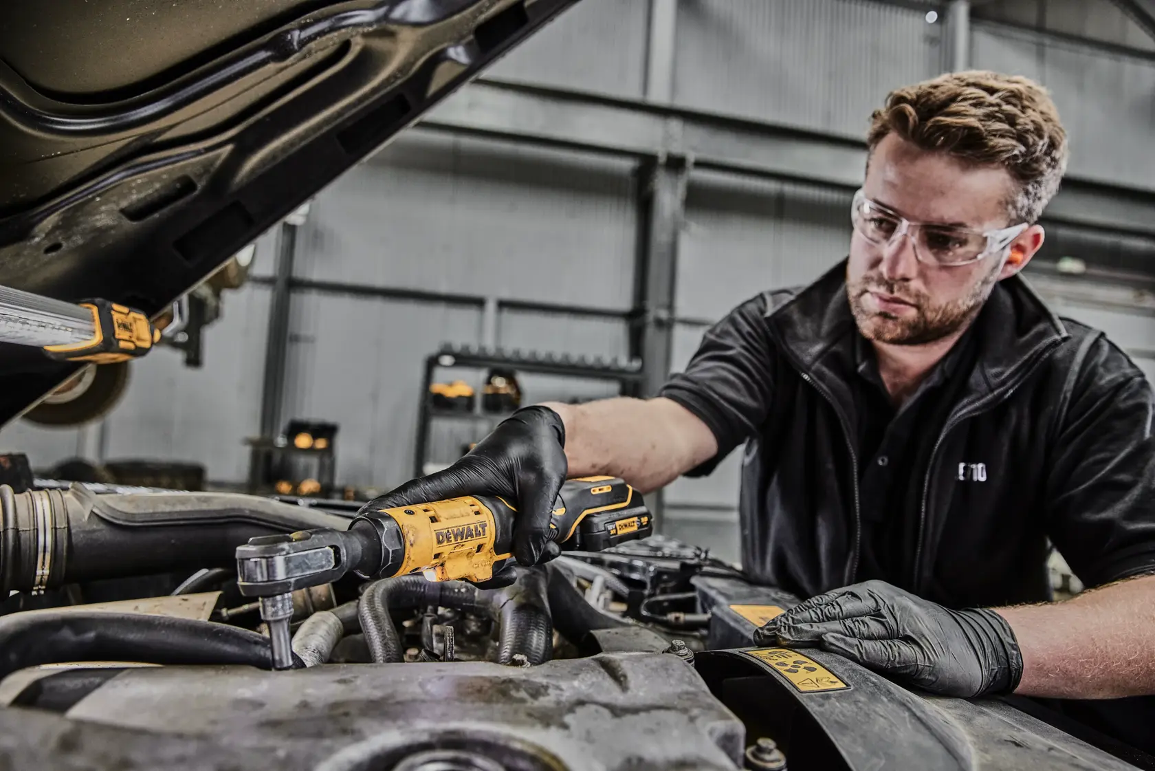 12V XR ráčna 3/8 s bezuhlíkovým motorem bez akumulátoru a nabíječky