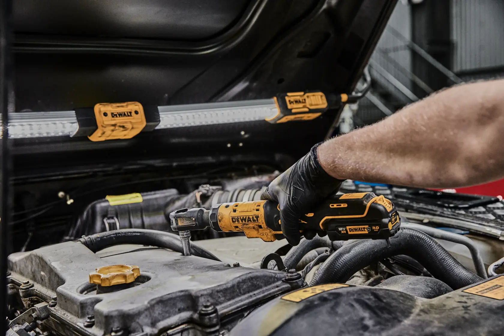12V XR ráčna 1/4 s bezuhlíkovým motorem - 1 x 3Ah akumulátor GFN
