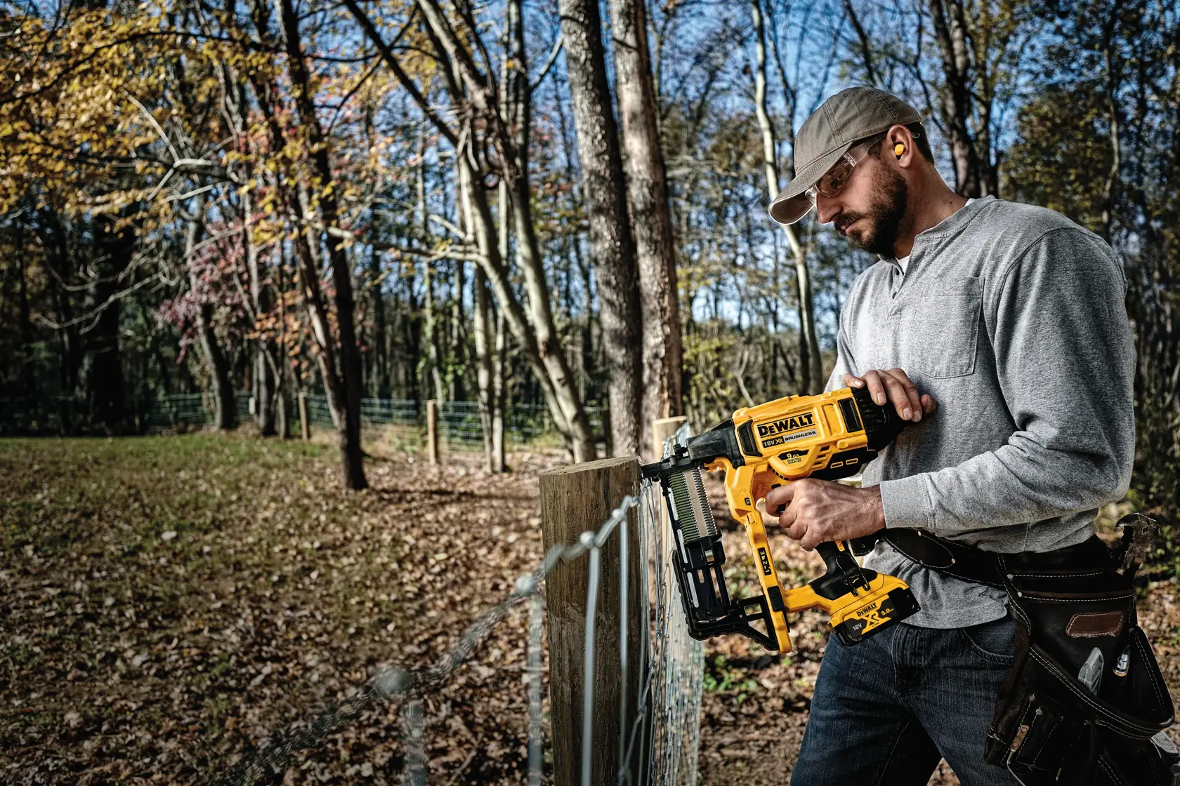 Sponkovačka na oplocení 18 V XR s bezuhlíkovým motorem - 2 × 5 Ah