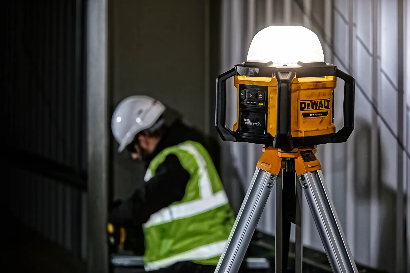 Pracovní LED svítilna 18 V XR Tool Connect