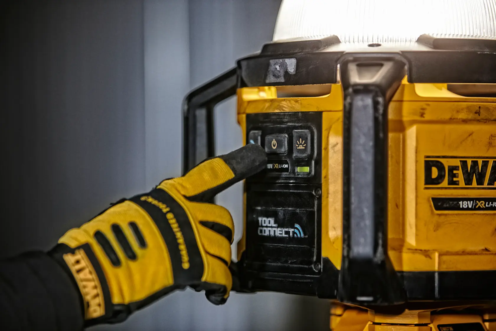 Pracovní LED svítilna 18 V XR Tool Connect