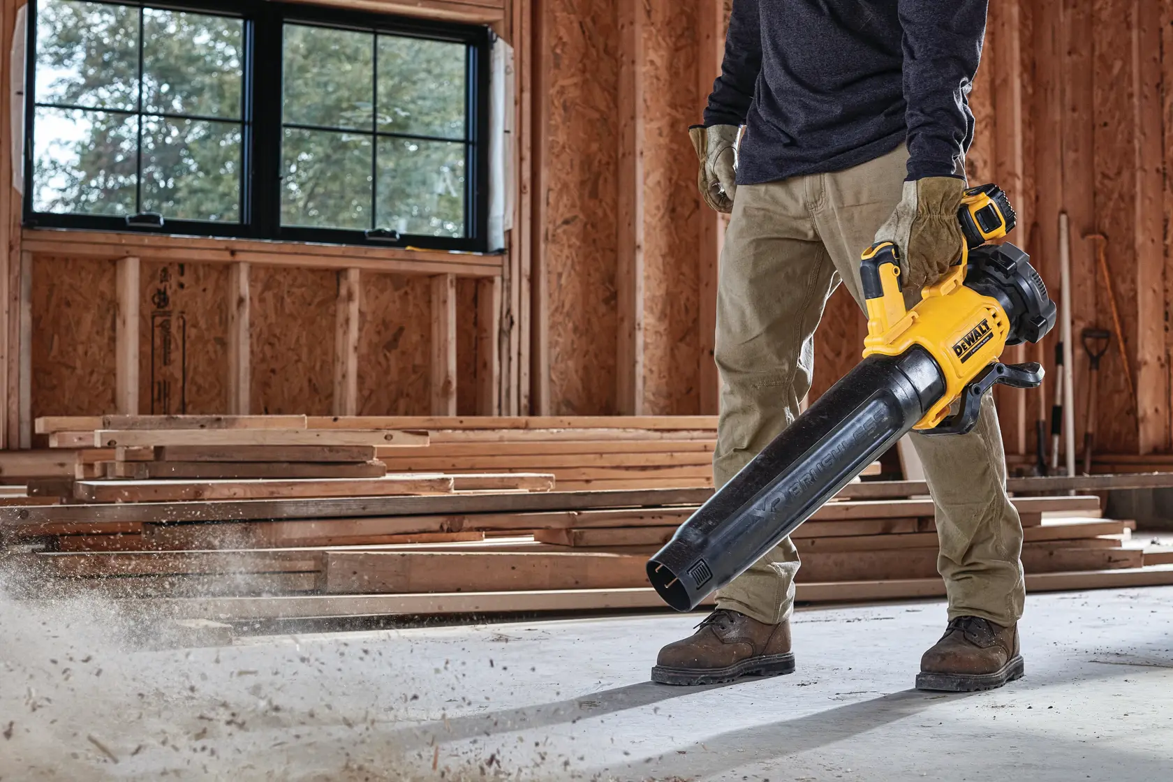 18V XR® fukar s bezuhlíkovým motorem - 1x 5Ah