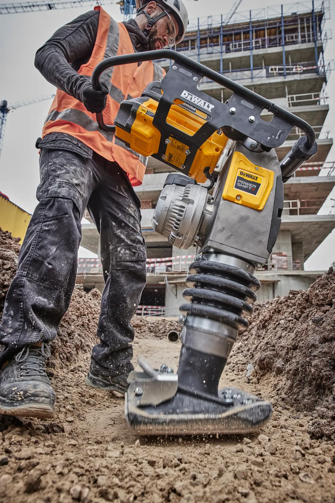 DEWALT POWERSHIFT ZHUTŇOVACÍ PĚCH
