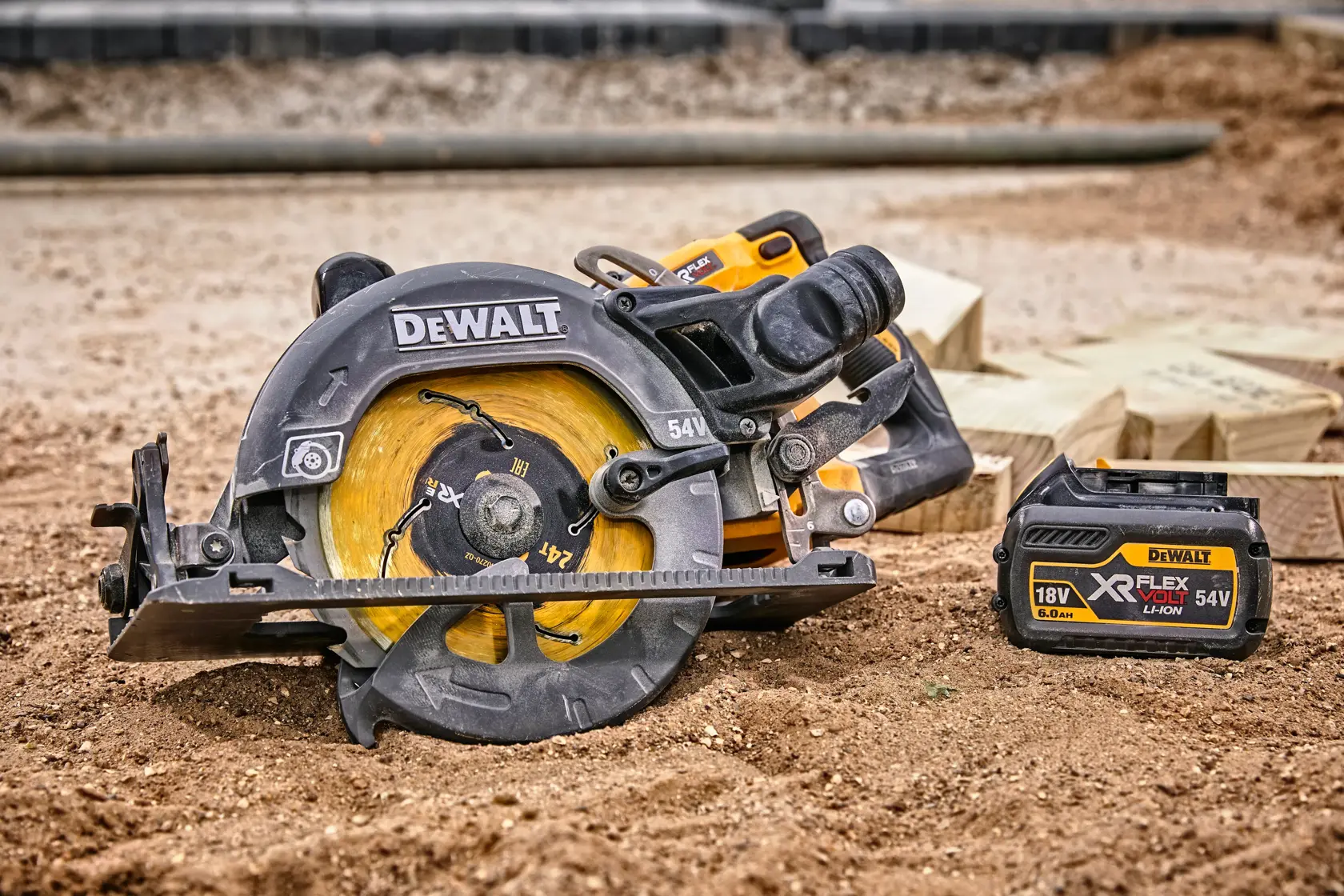 Kotoučová pila 190 mm 54 V XR FLEXVOLT s vysokou hodnotou momentu - Bez baterie