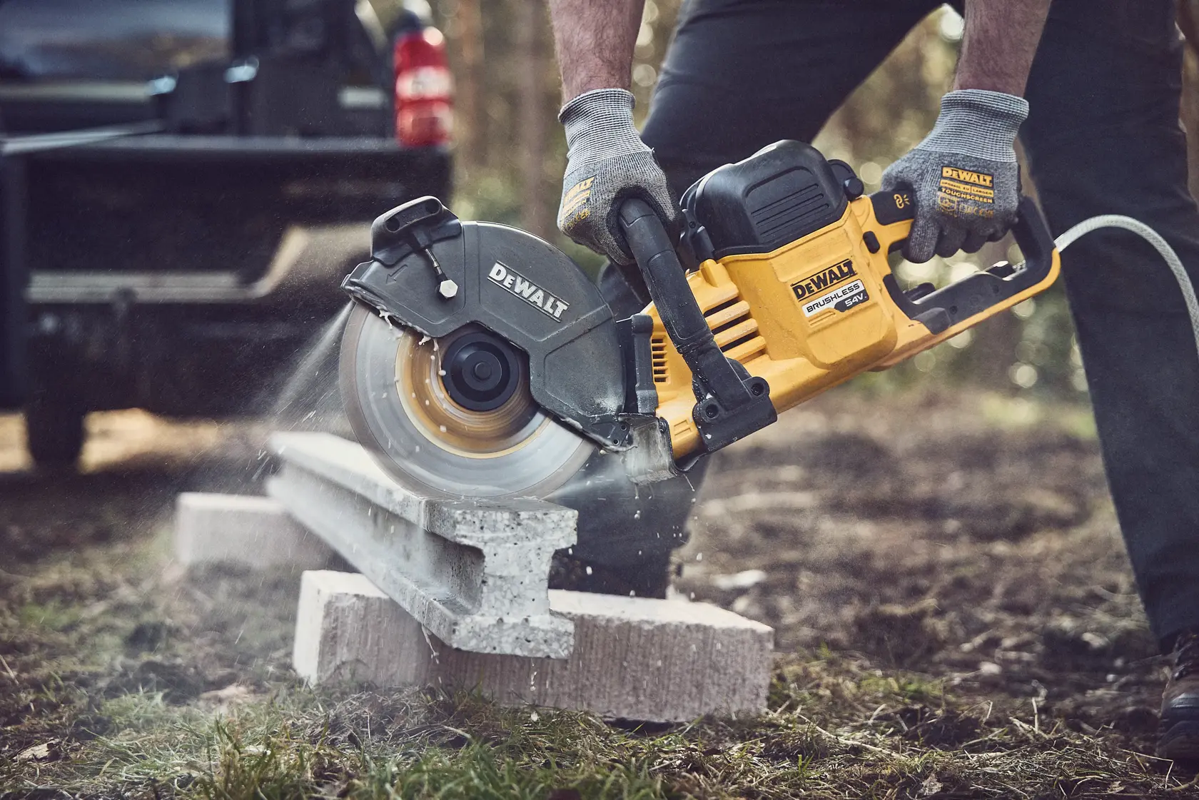 54V XR® 230mm rozbrušovací pila FLEXVOLT®