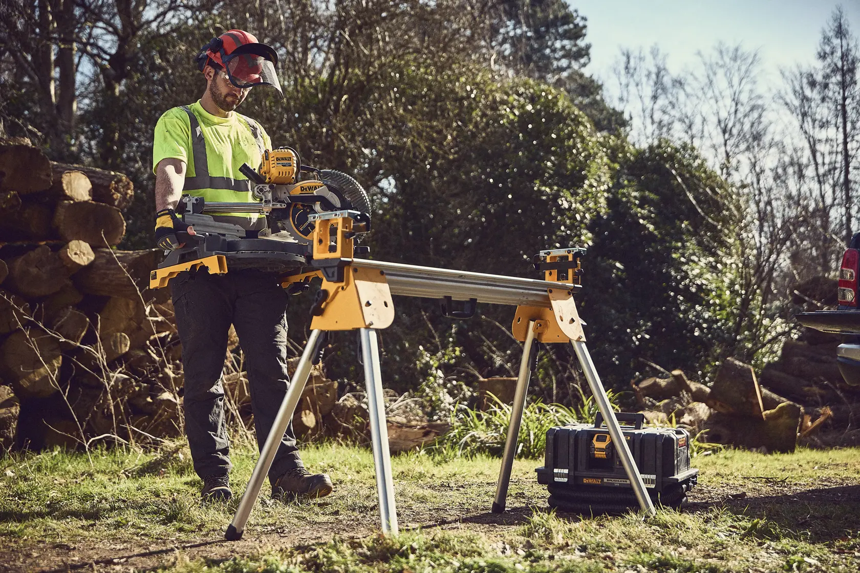 Pokosová pila 250 mm 54 V XR FLEXVOLT - Bez baterie