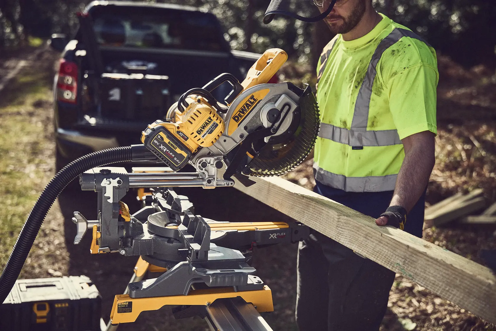 Pokosová pila 250 mm 54 V XR FLEXVOLT - Bez baterie