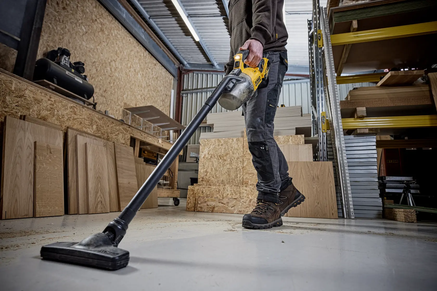 18V XR® tyčový vysavač třídy L (pouze nářadí)