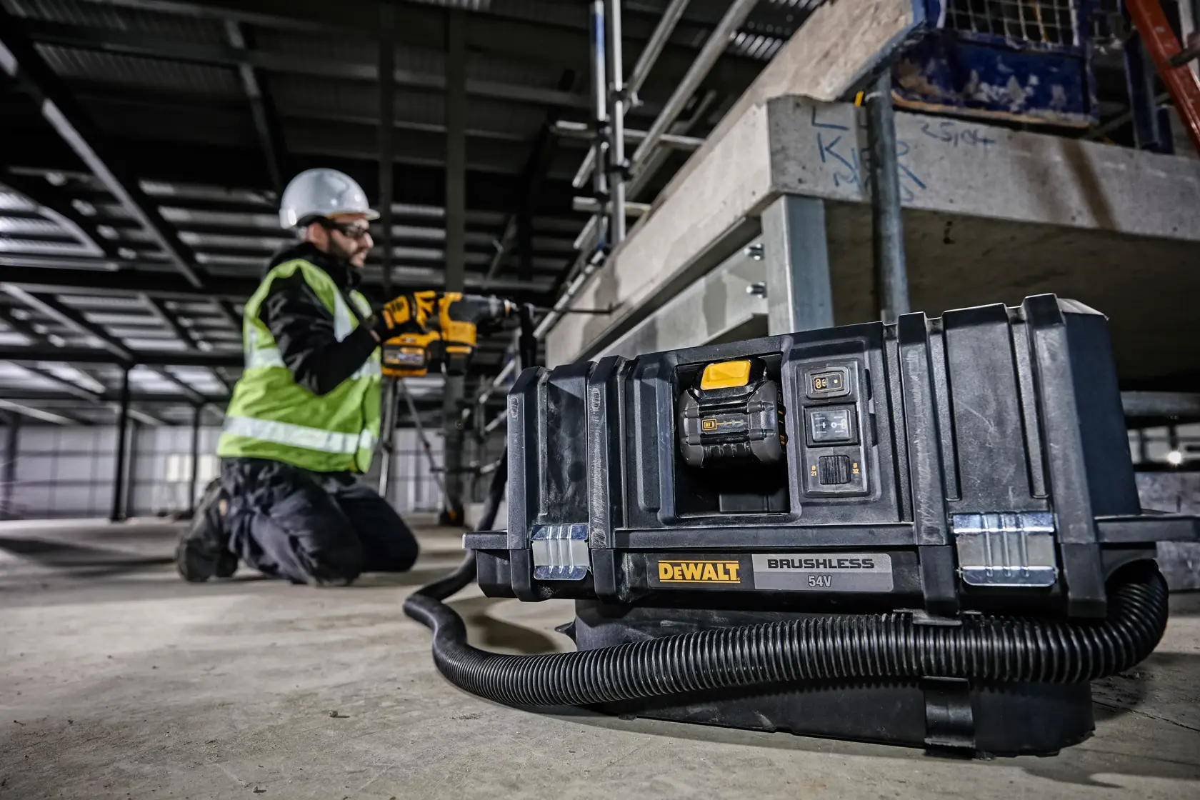Odsavač prachu třídy M 54 V XR FLEXVOLT - 2 × 6 Ah