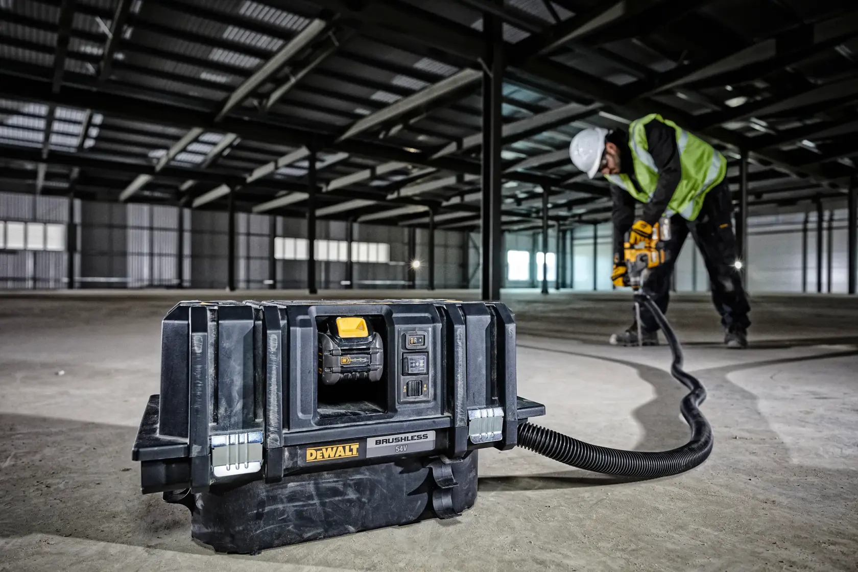 Odsavač prachu třídy M 54 V XR FLEXVOLT - 2 × 6 Ah