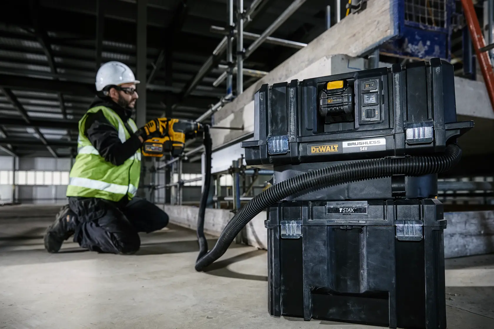 Odsavač prachu třídy M 54 V XR FLEXVOLT - 2 × 6 Ah