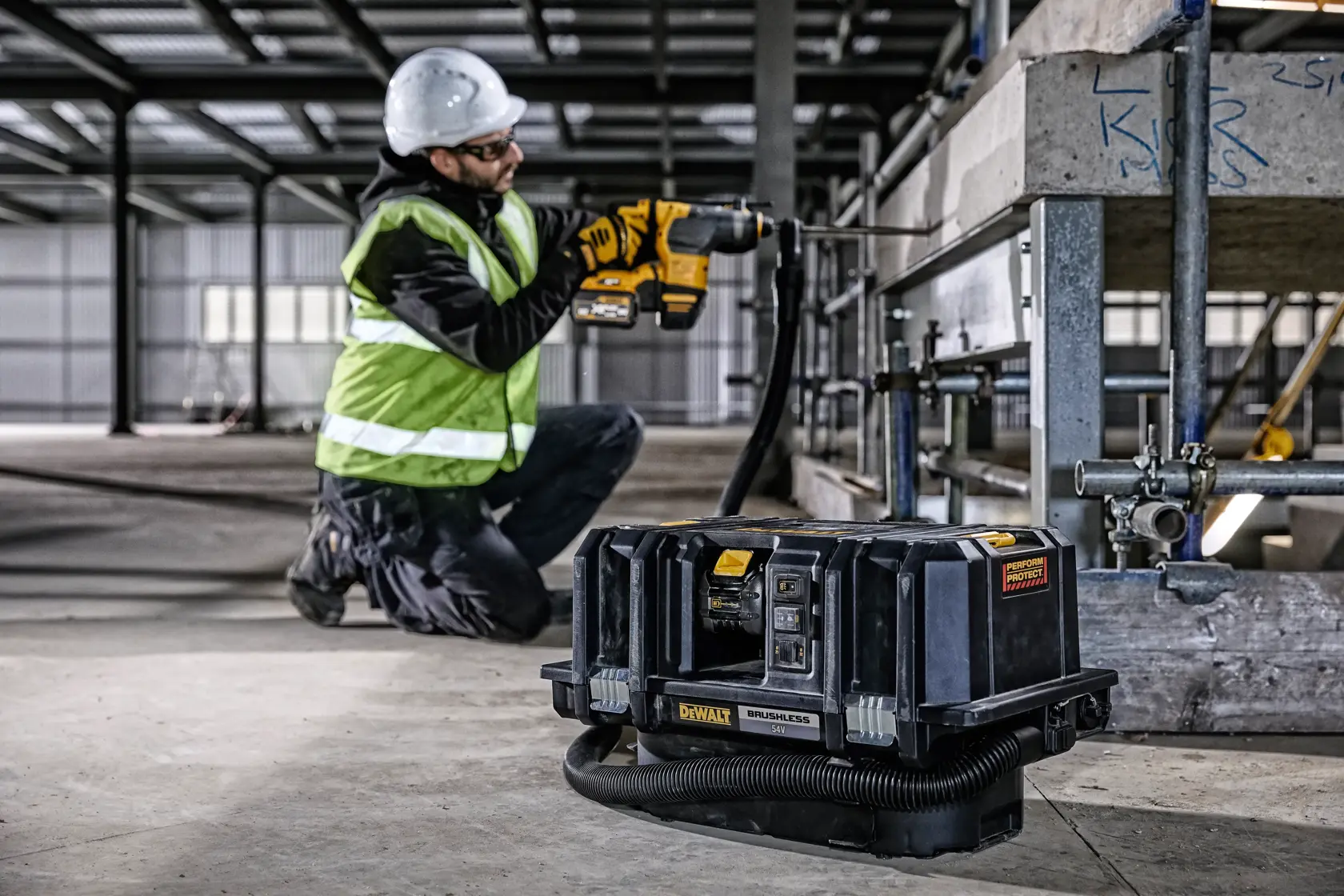Odsavač prachu třídy M 54 V XR FLEXVOLT - 2 × 6 Ah
