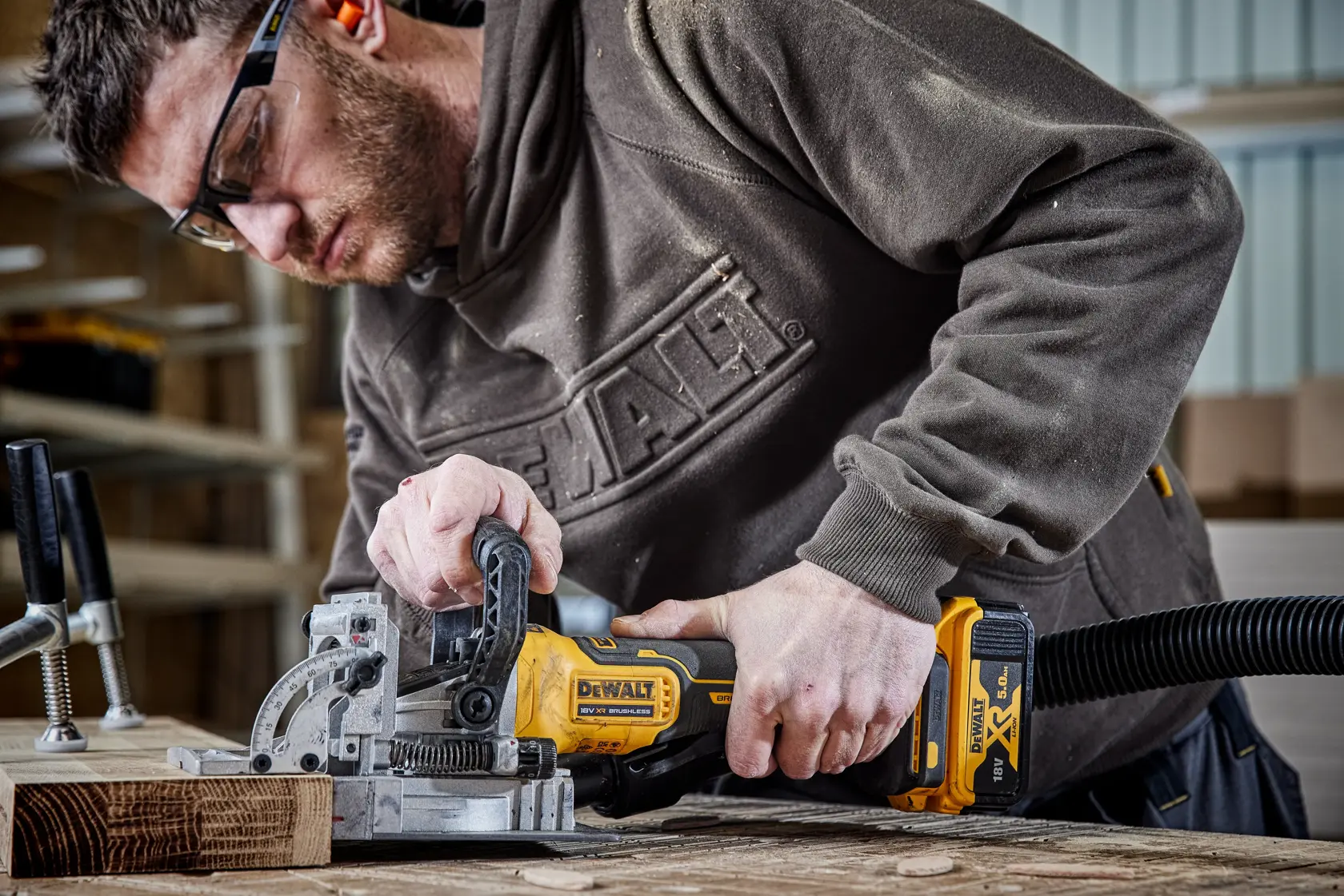 18V XR® drážkovací frézka s bezuhlíkovým motorem - 2x 5Ah