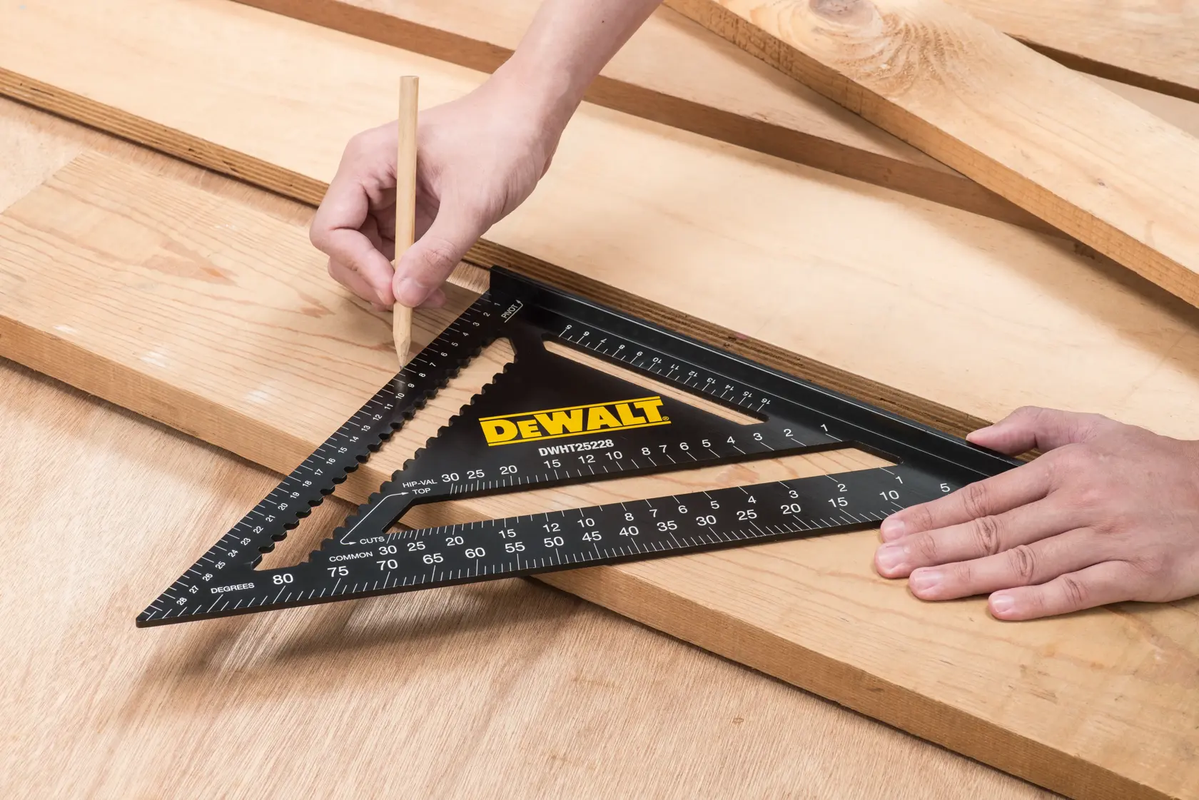 30CM VODÍTKO DEWALT S METRICKOU STUPNICÍ