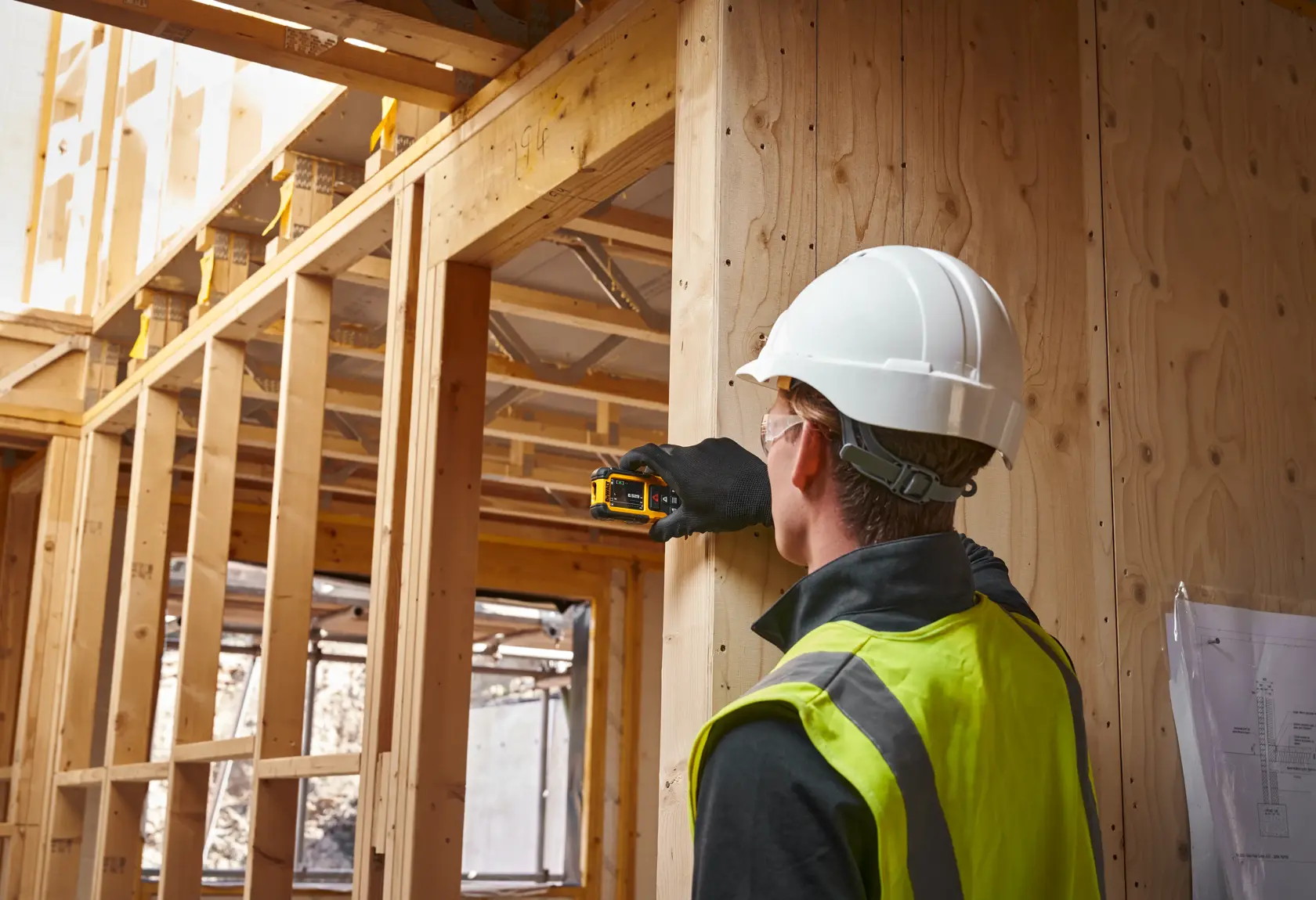 Akumulátorový laserový měřič vzdáleností DeWalt s dosahem 60 m